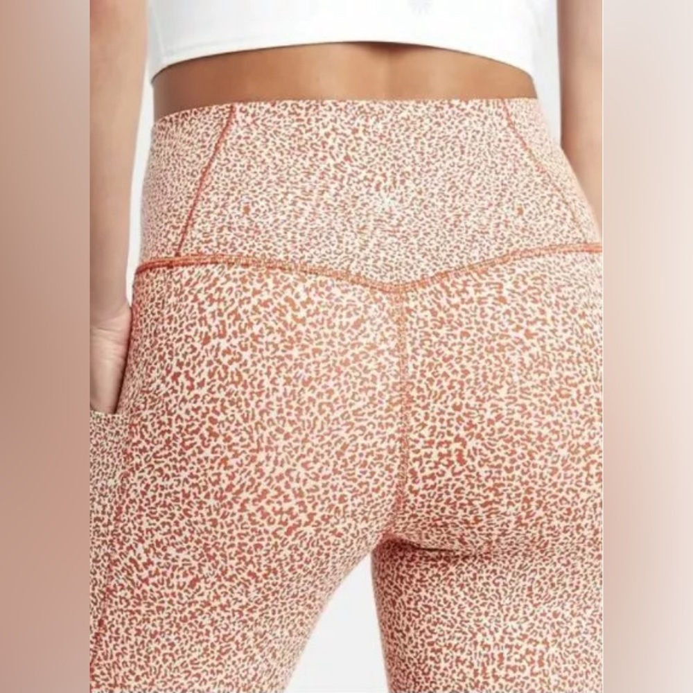 ATHLETA SALUTATION STASH II TEXTURED TIGHT - Picture 2 of 13